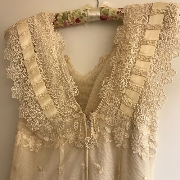 Vintage 1980's Creamy Beige Lace and Sequined Fringe Dress - Picture 5 of 6